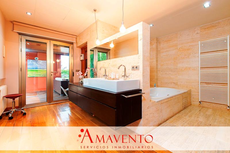 Foto 182ebe80-8750-40f6-a0c8-e938edcbe472. Casa amb calefacció aparcament piscina a Miguelturra