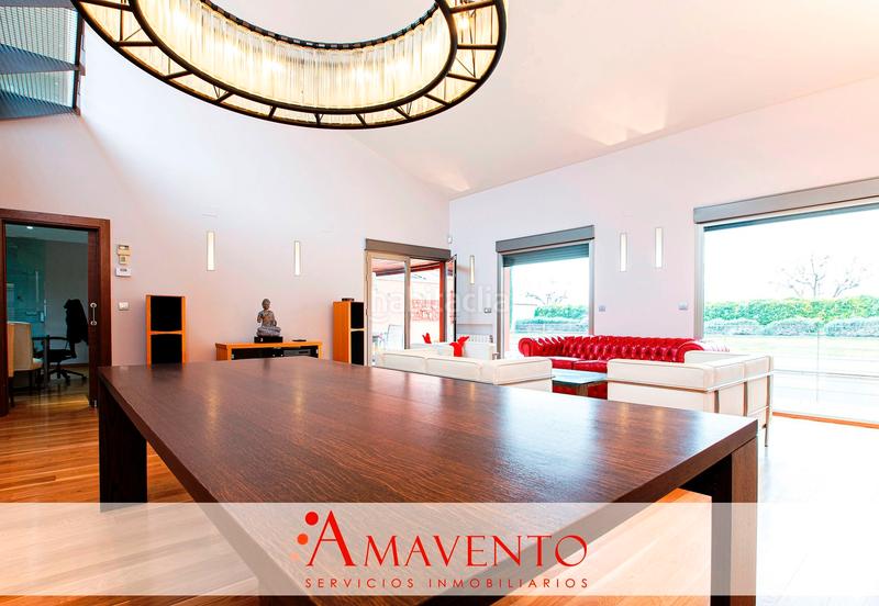 Foto 89ce875e-d5ba-4b36-9767-a5c431991f60. Casa amb calefacció aparcament piscina a Miguelturra