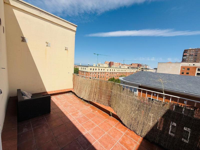 Foto 16e0cbc2-b255-4f8f-bce9-a33b15c5b874. Alquiler ático espectacular ático con dos terrazas y vistas panorámicas en la calle isaac peral en Madrid