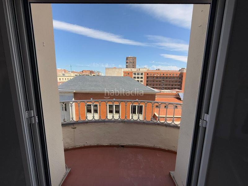 Foto e6b80ea5-a8cf-4796-a59a-0f8f70ee301f. Alquiler ático espectacular ático con dos terrazas y vistas panorámicas en la calle isaac peral en Madrid