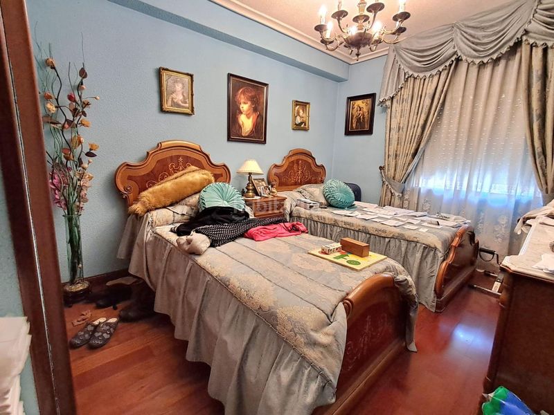 Foto 5bd3f1bf-27c1-4b3f-ba5e-525fb927c6fe. Pis a Vista Alegre Madrid