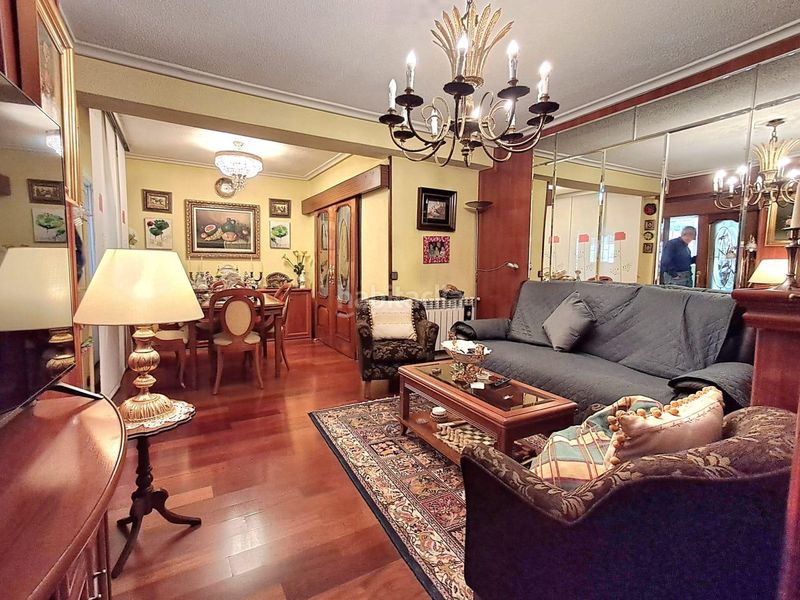 Foto 71d3c863-e8d7-47f7-9697-51efe44d4edc. Pis a Vista Alegre Madrid