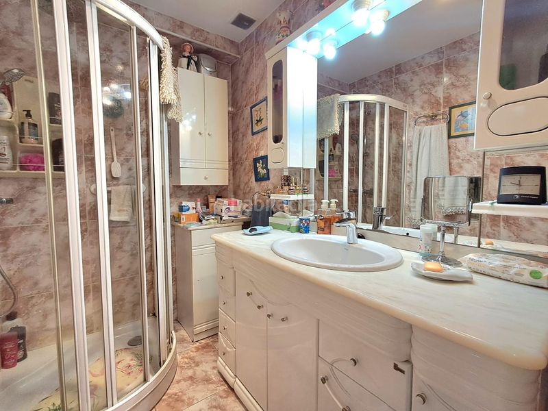 Foto b1fdbbce-1901-4dc1-968d-e27bdbe562b6. Pis a Vista Alegre Madrid