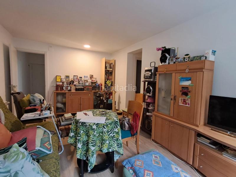 Foto 5d2fbc70-c8cd-4873-a00d-84a11af7810f. Flat with heating in Media Legua Madrid