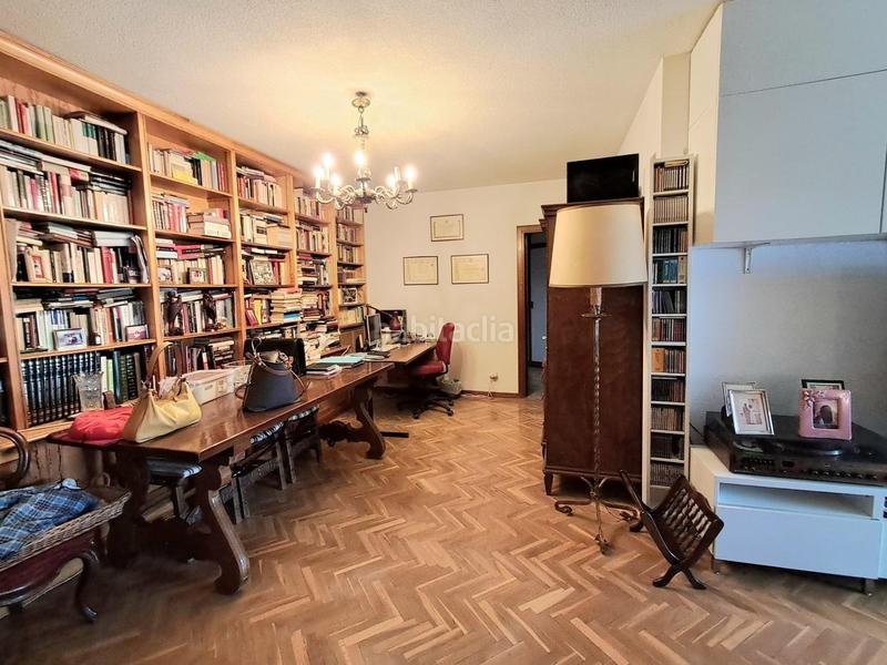 Foto ef25a91c-3bb3-4741-9a32-c87ef9f0e66d. Pis amb calefacció aparcament piscina a Costillares Madrid