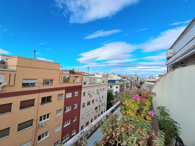 Foto 99a0f1b2-12bf-4f8b-bb44-d741634565fc. Ático atico exterior con terraza de ensueño en finca representativa en Madrid