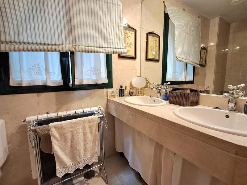 Foto f2fb700e-24cf-4f93-8e80-0a93b823c2f3. Flat with heating parking pool in Pacífico Madrid