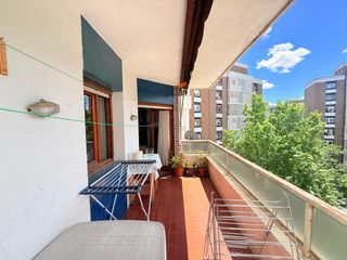 Flat in Virgen del Cortijo-Manoteras