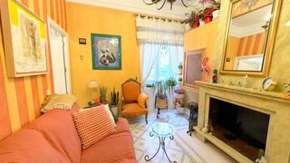 Pis a Cortes-Huertas. Venta nuda propiedad junto a atocha y paseo del prado