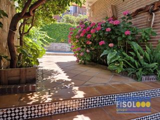 Chalet in Avenida Europa. Pareado en pozuelo zona av. europa
