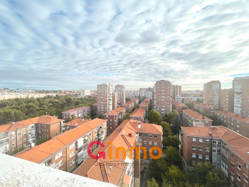 Foto 6dab49de-bb68-47e5-aacb-e2d7f925a33f. Rent penthouse with heating parking in Quintana Madrid