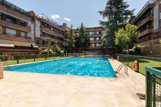 Appartement à Avenida Europa. Impresionante piso en avenida de europa