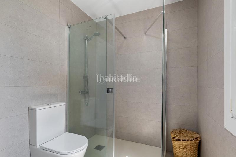 Foto e24a02e3-1e68-48ab-8dd4-869770d4ef02. Chalet avec chauffage parking piscine dans Montealina Pozuelo de Alarcón