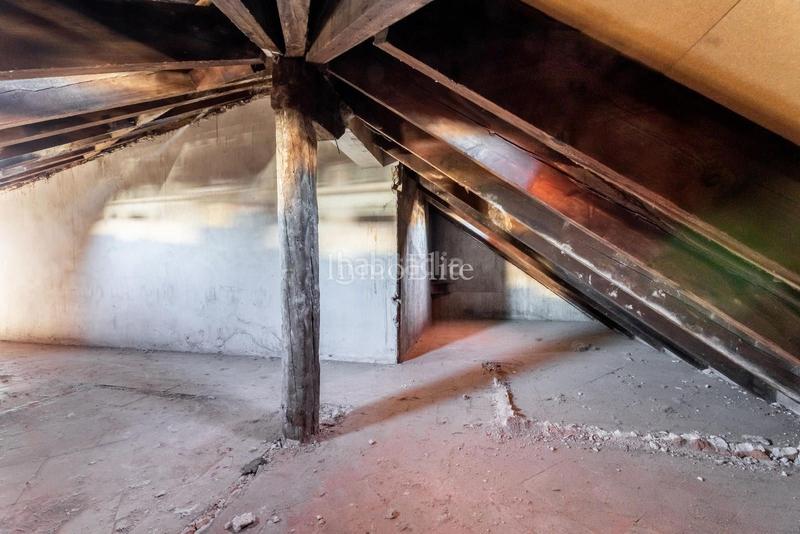 Foto c9d81696-c668-4ec4-b569-8dae3c5019c3. Ático oportunidad para inversores en Trafalgar Madrid