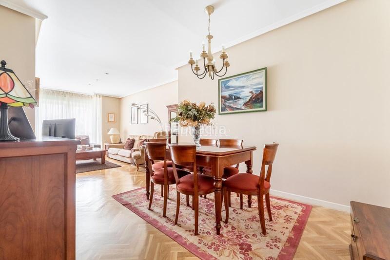 Foto 0c216001-1ff0-4271-8b5c-90cb0090e246. Flat with heating parking pool in Aravaca Madrid