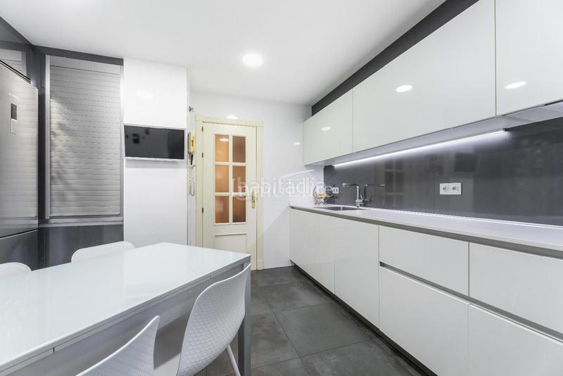 Foto 171f0ed7-2c5d-464d-90af-2e4dce928cb2. Flat with heating parking pool in Aravaca Madrid