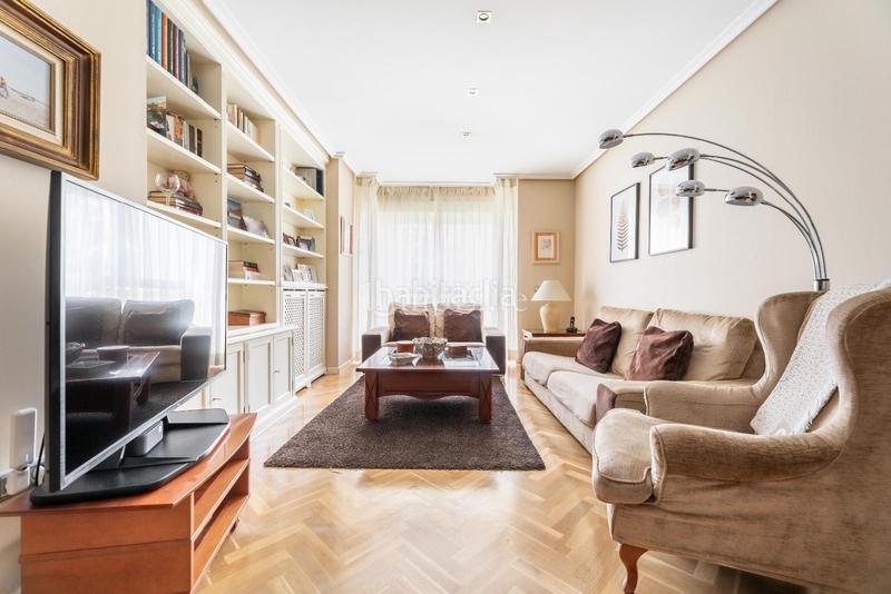 Foto 1798efc6-b021-4a31-83c7-e3b7d645abf4. Flat with heating parking pool in Aravaca Madrid