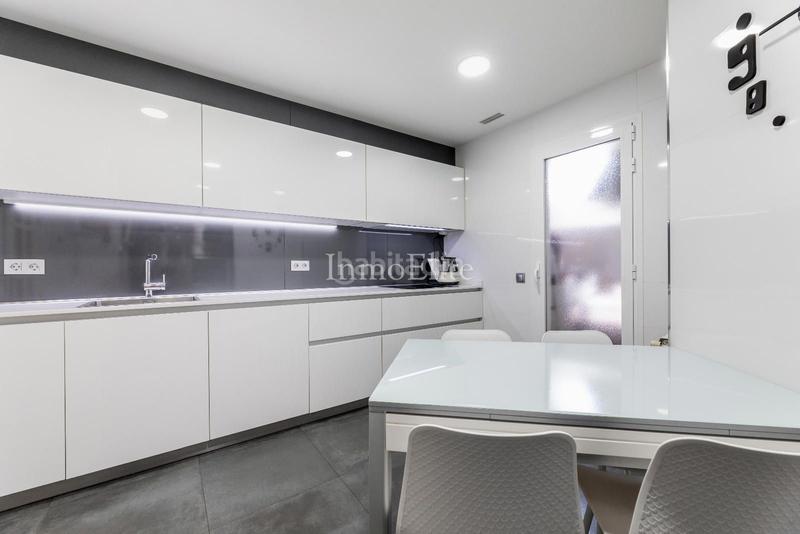 Foto 2b4a0aad-e5eb-4c84-9f2d-18e7835173b0. Flat with heating parking pool in Aravaca Madrid