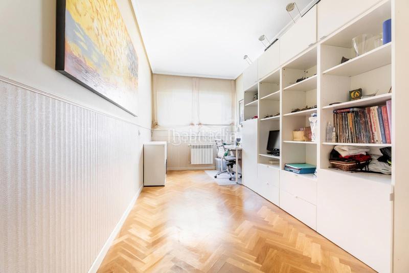 Foto 3de2adae-5710-4bb4-8d9f-e5a65dc771a1. Flat with heating parking pool in Aravaca Madrid