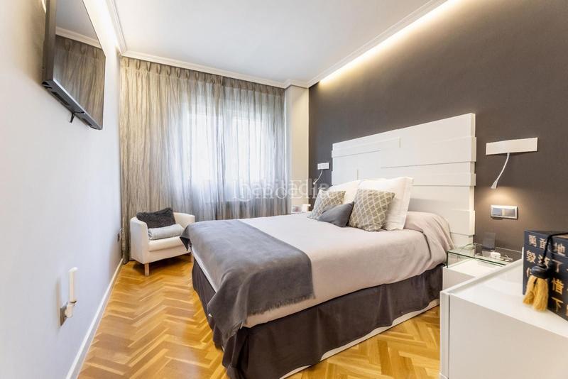 Foto 7a6f1cba-c9e3-4969-b0a1-5019d0c747b6. Flat with heating parking pool in Aravaca Madrid