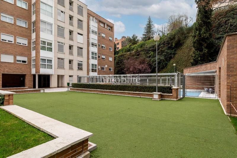 Foto 954e408b-c140-403e-a21f-b4cb10ed1684. Flat with heating parking pool in Aravaca Madrid