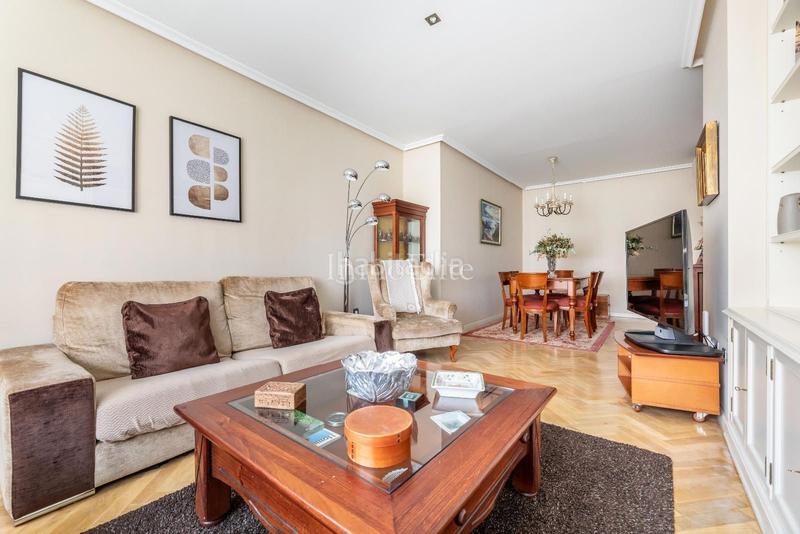 Foto bf878360-7d99-4204-86bb-8b6de419bdf7. Flat with heating parking pool in Aravaca Madrid