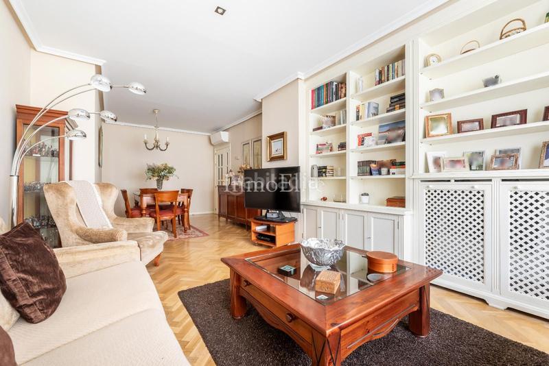 Foto d84f89c5-2a13-4db8-8132-faee3c00ce5a. Flat with heating parking pool in Aravaca Madrid