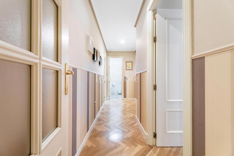 Foto f6c8cb6e-9287-47a6-a9fe-1193d631d1e2. Flat with heating parking pool in Aravaca Madrid