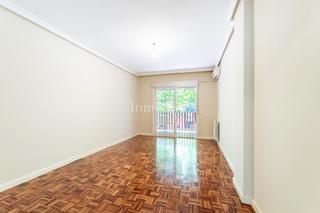 Piso  Comercio. Estupendo piso en privilegiada ubicacion