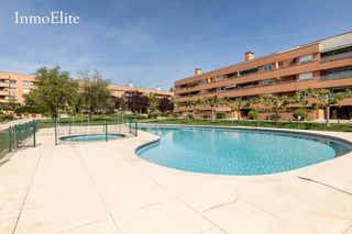 Etagenwohnung in Prado de Somosaguas. Piso en exclusiva urbanización en prado de somosaguas