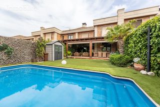 Casa adossada  Nabuco. Chalet adosado de lujo con piscina privada