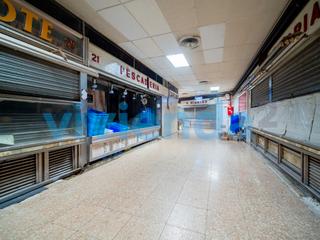 Local Comercial en Calle de los Misterios