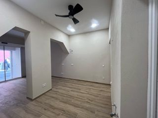 Lloguer Local Comercial  Calle san vicente ferrer. Local en universidad, 49 m2, 1 dormitorios, 1 baxf1os, 2.000 eur