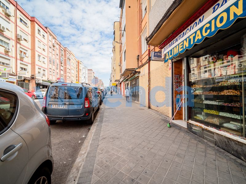 Foto 6c2395dc-22d0-46f3-b764-719197eea64a. Local comercial amb calefacció a Ventas Madrid