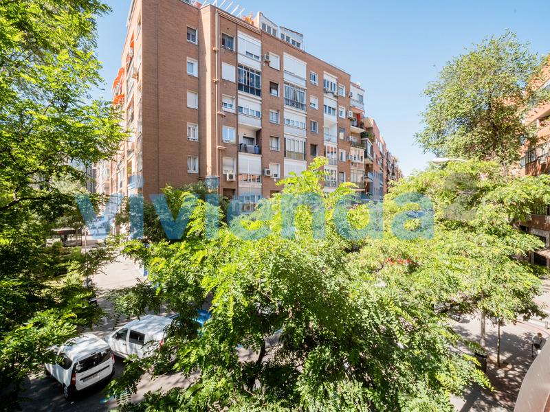 Foto 1b907fab-1e40-4cb0-9017-e5be34f0a309. Piso  en hispanoamerica, 257 m2, 5 dormitorios, 3 baxf1os, 1.610.000 euros en Madrid