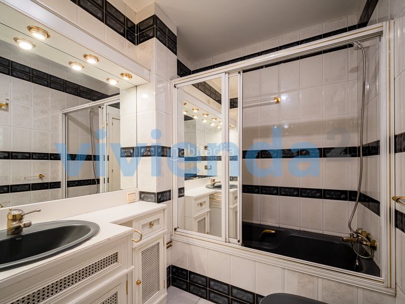 Foto 33949b15-9a6f-4591-88a9-b9a96fe1d663. Pis amb calefacció a Gaztambide Madrid