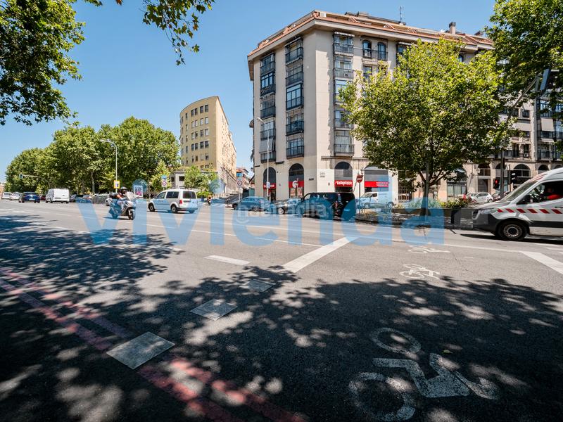 Foto 4c595dc0-e952-48e7-a525-2db24fb5e27f. Local comercial local en Palacio, 126 m2, 0 dormitorios, 2 baxf1os, 414.000 euros en Madrid