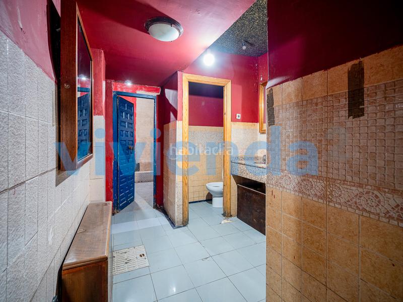 Foto ccaea646-2a19-495a-9038-89817a90f337. Local comercial local en Palacio, 126 m2, 0 dormitorios, 2 baxf1os, 414.000 euros en Madrid