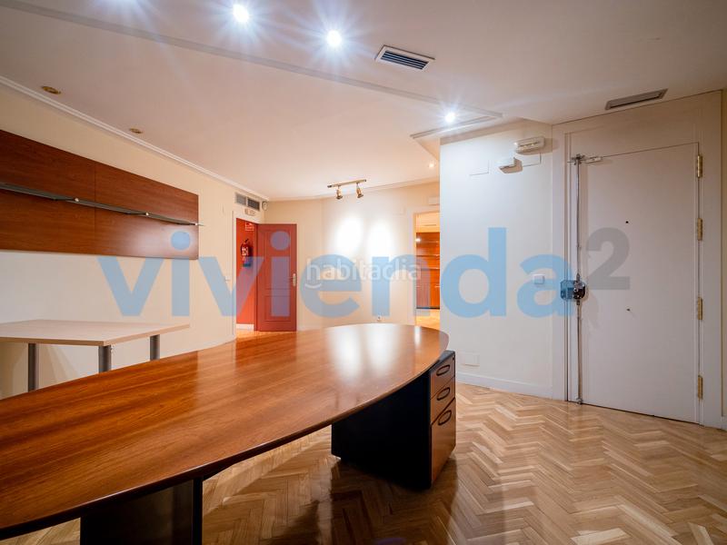 Foto fcf8af5a-7aaa-4c83-88d2-a7c36d9a7ab5. Office space with heating in Ríos Rosas-Nuevos Ministerios Madrid