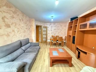 Lloguer Pis  Calle v&#xed;a carpetana. Piso en los cxe1rmenes, 86 m2, 3 dormitorios, 1 baxf1os, 1.300 e