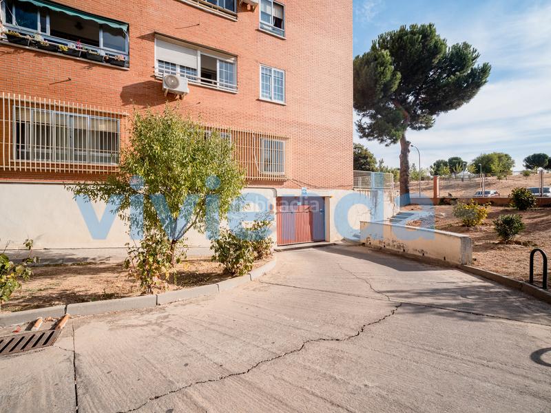 Foto ed289366-35b8-4625-b4a7-8119d226db21. Etagenwohnung mit heizung parking in Apóstol Santiago Madrid