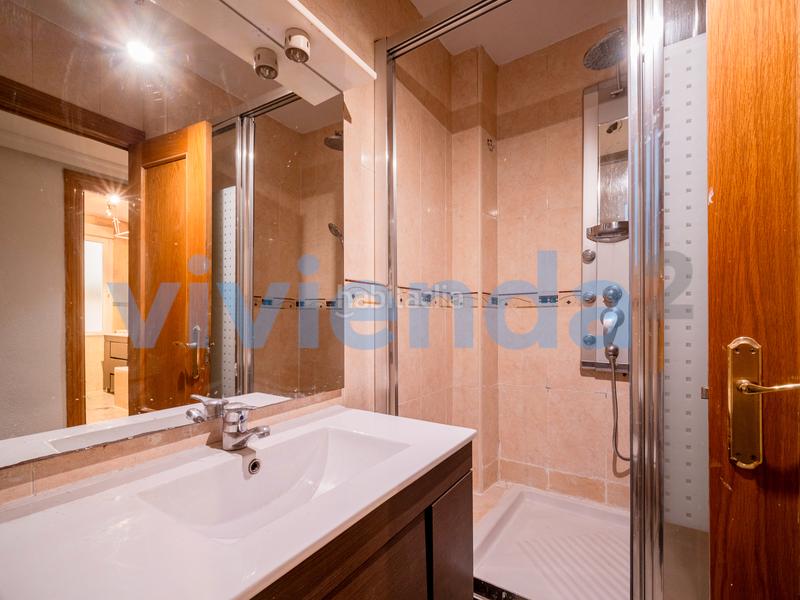 Foto c883363f-0463-4c53-a5c7-950cd7f48d4c. Alquiler piso  en Delicias, 107 m2, 4 dormitorios, 2 baxf1os, 1.995 euros en Madrid