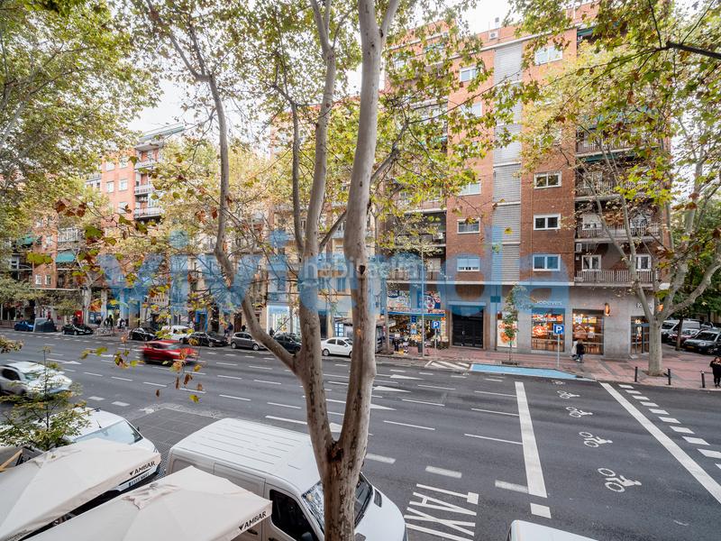 Foto ccc2b6d0-bb91-43dc-b3fe-1cce645b37a7. Alquiler piso  en Delicias, 107 m2, 4 dormitorios, 2 baxf1os, 1.995 euros en Madrid
