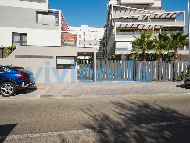 Foto 0a75d029-82ac-489e-b134-4ff64d289afd. Flat with heating parking pool in Sanchinarro Madrid