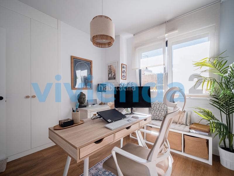 Foto 1825eae2-a4fd-4c87-bb2d-b4ed3cde51bd. Flat with heating parking pool in Sanchinarro Madrid