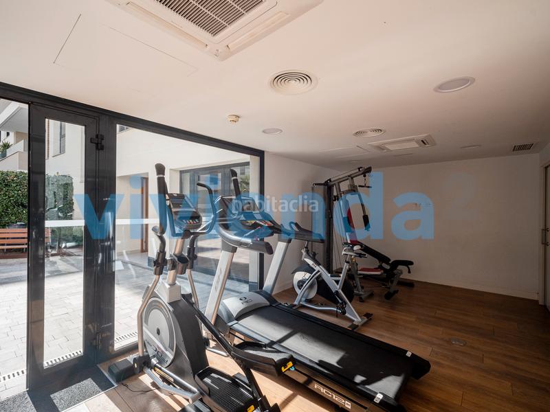 Foto ed0a3a2d-3782-4a1e-8453-f7f0b0d2e324. Flat with heating parking pool in Sanchinarro Madrid