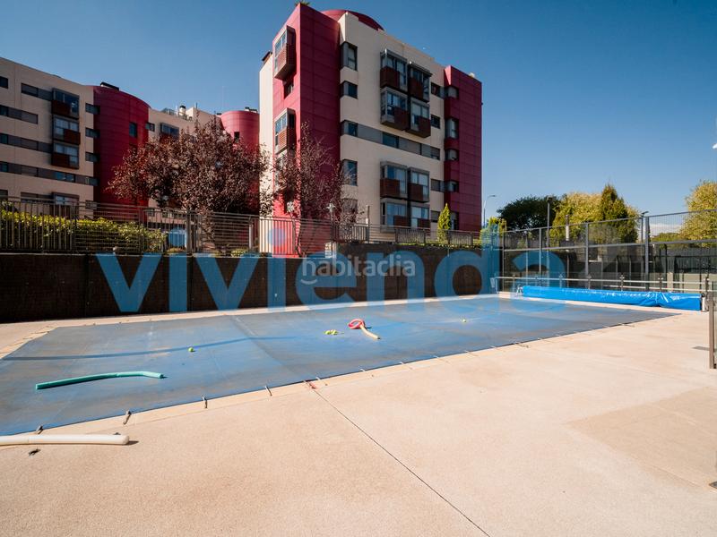 Foto eff89e87-61c4-4b3b-9980-c053be258b22. Flat with heating parking pool in Sanchinarro Madrid
