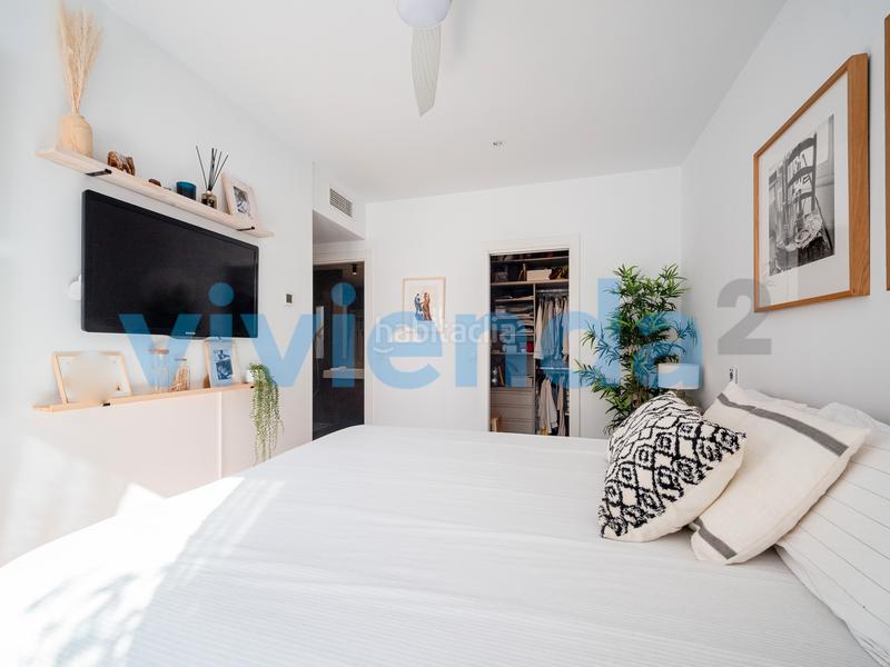 Foto f6d03fa0-10c4-4955-954b-832945e51d96. Flat with heating parking pool in Sanchinarro Madrid