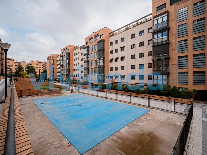 Foto 06027de1-5ef6-4cbb-ae2f-9954d5e426bf. Pis amb calefacció aparcament a Sanchinarro Madrid