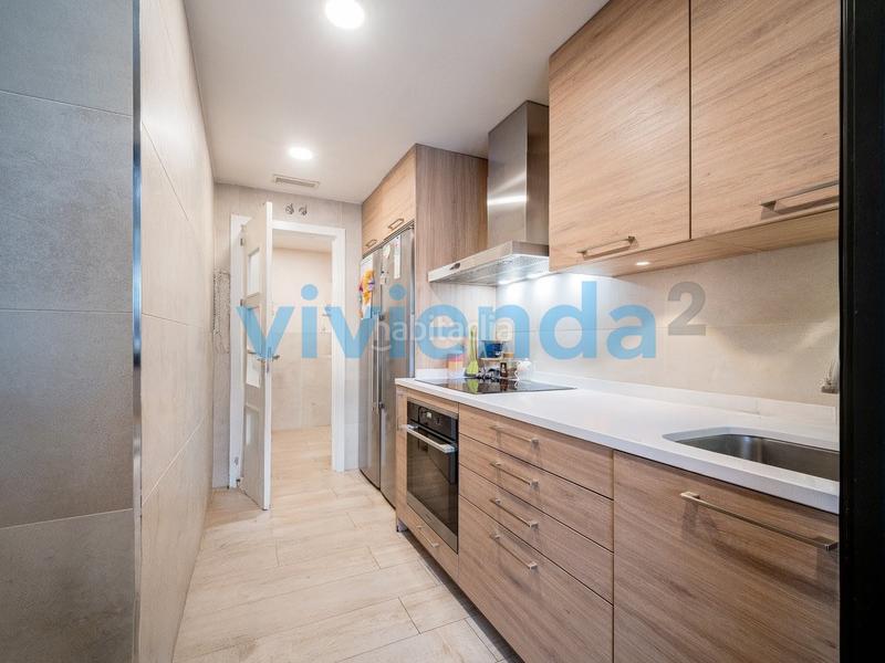 Foto 241eeac4-c104-45c4-9a19-7df689c9881f. Pis amb calefacció aparcament a Sanchinarro Madrid